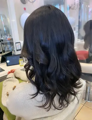ロング 岩本 菖のヘアスタイル