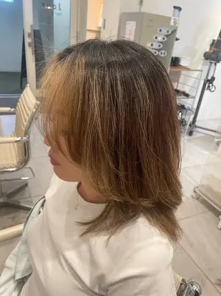 ミディアム 平 真亜里のヘアスタイル