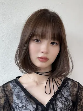 カラー ミディアム Lond Mirrorのヘアスタイル
