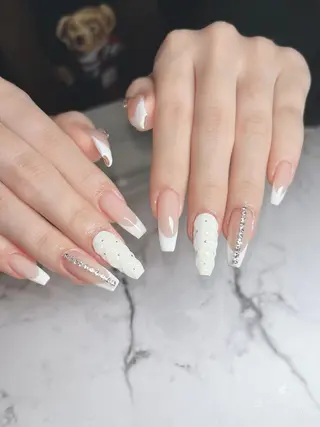 ネイル NEO Beauty Salon所属・𝐍𝐄𝐎 𝐉𝐔𝐑𝐈のネイルデザイン