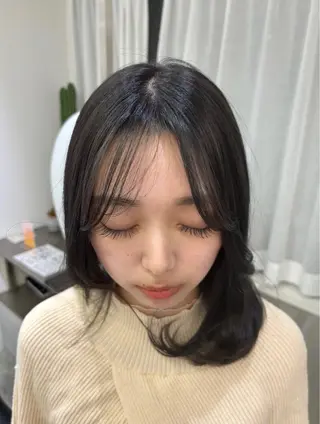 マツエク・マツパ CYAN by artefice所属・安達 萌花のヘアスタイル