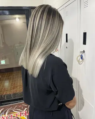 ミディアム カラー 🌸U-topia 🌸伊藤穂乃花🌸のヘアスタイル