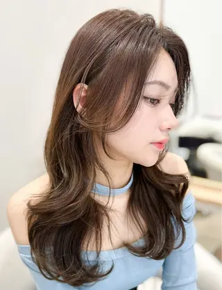 ロング カラー 伊藤 優里のヘアスタイル