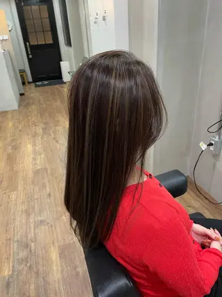 ロング 山本 眞白のヘアスタイル