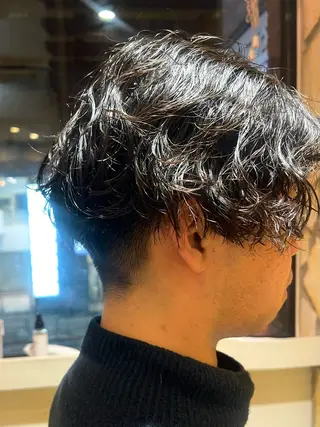パーマ メンズ 柳川 瑠衣菜のヘアスタイル
