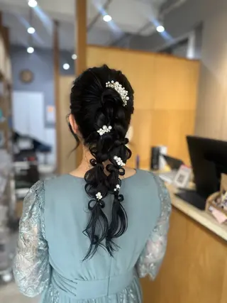 ミディアム miloc MOMOKAのヘアスタイル