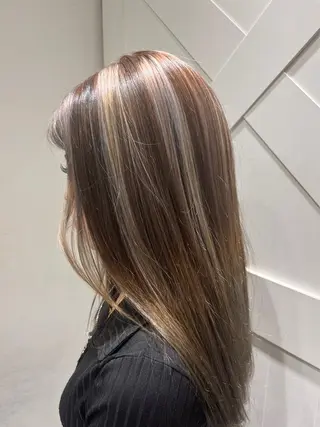 セミロング カラー ブリーチ超特化美容師 ☯️ルカ✡️💫のヘアスタイル