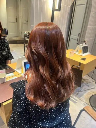 ロング カラー ラフィスヘアードープ所属・レイヤーと透明感の アユカ 髪質改善のヘアスタイル