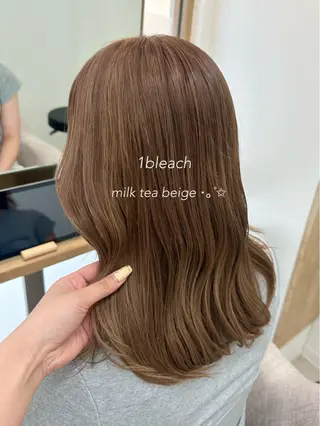 セミロング カラー Reina レイナのヘアスタイル