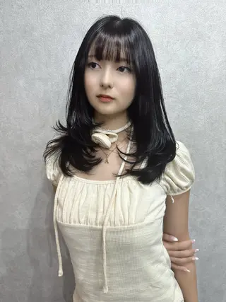 セミロング カラー AIRI layer cut hairのヘアスタイル
