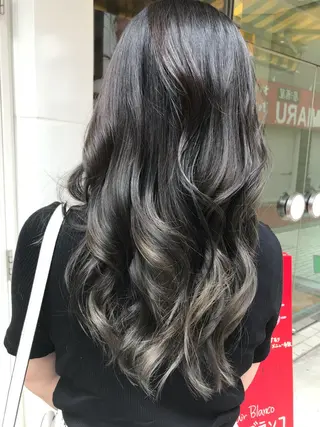 ロング カラー uru"所属・uru" すずきさゆりのヘアスタイル