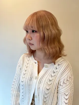 ミディアム カラー AIRA/ブリーチ /透明感カラーのヘアスタイル