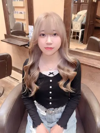 ロング かのブリーチカラー 🎧⛓️🩶のヘアスタイル