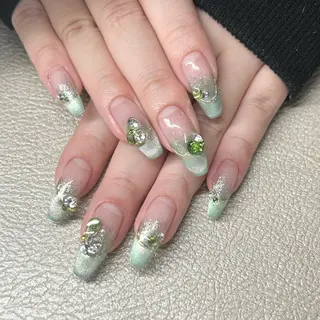 ネイル she nail studio所属・パラジェル/スカルプ salonOerbaのネイルデザイン