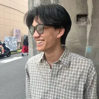 ショート メンズ メンズセンターパート /フェザーパーマのヘアスタイル