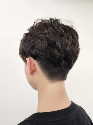 パーマ ショート メンズ あいだ 透明感カラー🐼のヘアスタイル