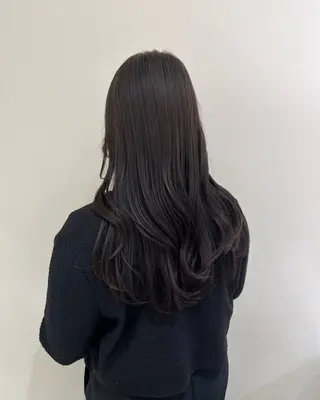 ロング 🫧オリーブカラー/ 酸性縮毛矯正銀座🫧のヘアスタイル