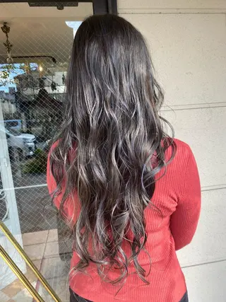 ロング カラー 三好 美里のヘアスタイル