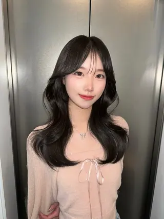 ロング カラー 𝘚𝘦𝘫𝘶𝘯 レイヤー/水光カラーのヘアスタイル