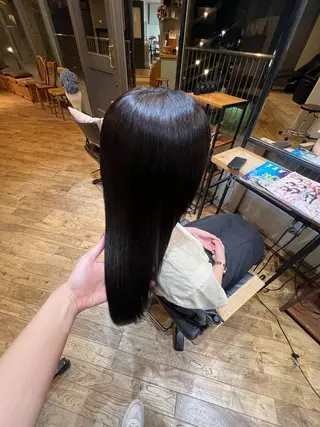 セミロング Ameria所属・浜崎 恵澄のヘアスタイル
