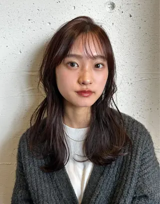 セミロング 藤尾 萌々のヘアスタイル