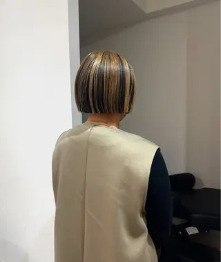 ショート カラー newi remi🖤のヘアスタイル