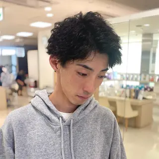 ショート パーマ メンズ 銀座メンズパーマ🦚 ブリーチ🌿レイヤーのヘアスタイル