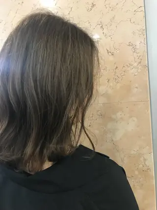 ミディアム カラー ボブ/透明感カラー 岸本涼奈のヘアスタイル
