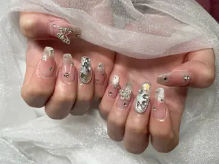 ネイル Roi〈ロワ〉 Minakoのネイルデザイン