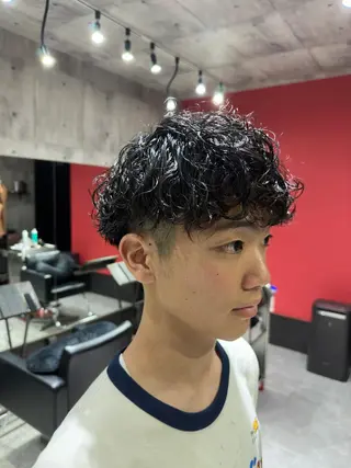 パーマ メンズ 高橋嵐 プラスイズムヴェレンのヘアスタイル