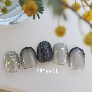 ネイル MOM  原宿店所属・MoM マムネイル原宿のネイルデザイン
