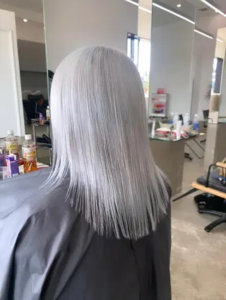 ミディアム カラー YU KIのヘアスタイル