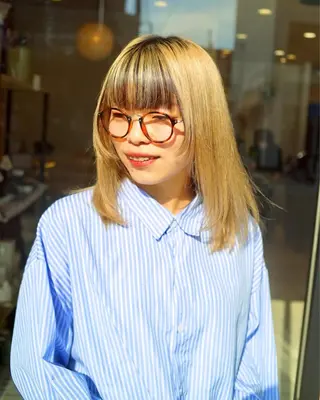 セミロング カラー 似合わせ レイヤー須川のヘアスタイル
