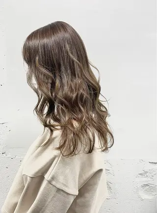 ロング カラー パーマ ヘアアレンジ 🎨カラー満足度 500%💫ヅル💫のヘアスタイル