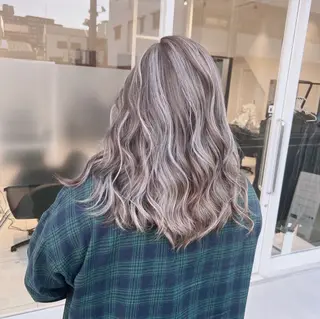 ロング カラー オフホワイトアンドなんば所属・福西 洋斗のヘアスタイル