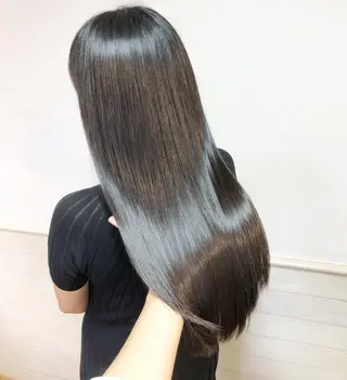 セミロング 髪質改善くすみカラー 🍀/石川大輔のヘアスタイル