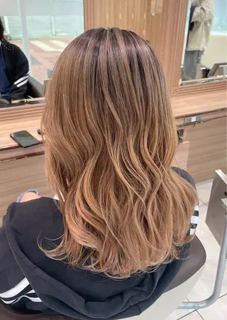 ロング カラー 崎山 紗吏のヘアスタイル