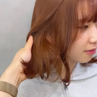 ミディアム Rui/透明感カラー 暖色/レイヤーカットのヘアスタイル