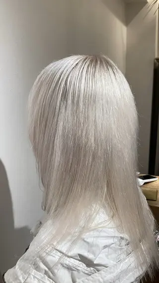 セミロング カラー HUES（ヒューズ）所属・無料カットモデル✂️ 城下竜二のヘアスタイル