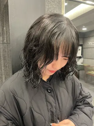 ミディアム パーマ ボブ/プツッとボブ/ 暖色カラー/モエのヘアスタイル