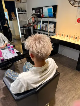 ショート カラー レイヤー/ハイトーン ROKUのヘアスタイル