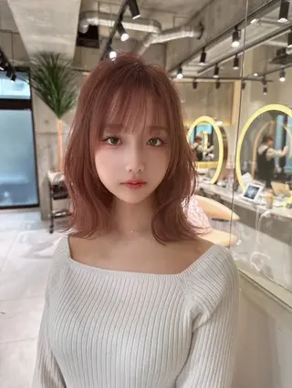 ミディアム Lond Bloom所属・MOMOHA/ レイヤー🎀艶カラーのヘアスタイル