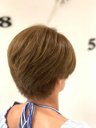 ショート カラー 松吉 純平のヘアスタイル