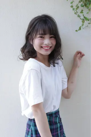 セミロング カラー 太田ありさ クリーミーヘアカラーのヘアスタイル