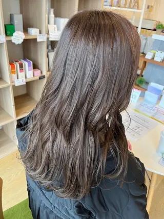 カラー 加藤 立夏のヘアスタイル