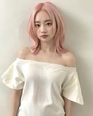 セミロング カラー 💛ブリーチで叶える 💛垢抜けカラー🌈のヘアスタイル