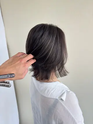 ミディアム カラー ハイライトカラー✨ グレージュ✨鎌倉光洋のヘアスタイル