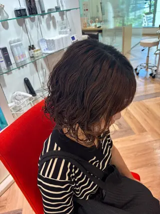 ショート パーマ 優衣/パーマ/レイヤ ー/似合わせカラーのヘアスタイル