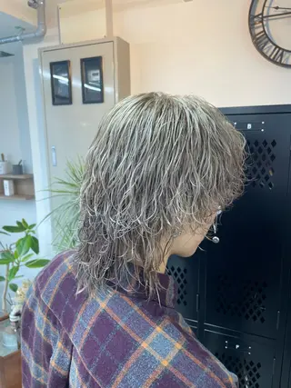 ミディアム カラー パーマ メンズ 沖見 颯斗のヘアスタイル