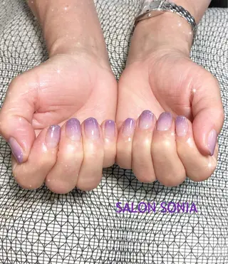 ネイル 小顔・毛穴・たるみ ネイル　似内真樹のエステ・リラクイメージ